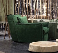 Rio Alta armchair. 76x112 h.75 Evergreen Souple (C) – Velvet Musk (A) –NabuckBottle(A)