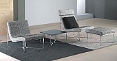 Кресло LONGHI Comfort William “William”- удобное кресло необычной формы. Хромированное основание и тонкая структура придают дополнительную легкость и изящество. Наполнение – полиуретан. Варианты отделки – кожа, алькантара.