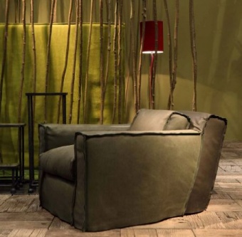 Rio Bassa armchair. 76x112 h.61 Evergreen Souple (C) – Plume Vert (A)