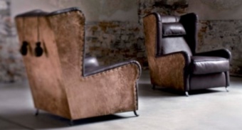 Pochette armchair. 75x97 h.102 structure Mali, seat Plume Glacè