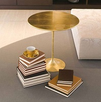 Столик Saar. Bidue Tavolino tondo Saar in foglia oro. Design: Gianni Pareschi