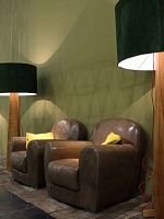Amburgo armchair 97x97 h.90 Tuscany Pianosa (A), floor lamp Benao h.190, lampshade Ø80 h.50 Nabuck Bottle (A)